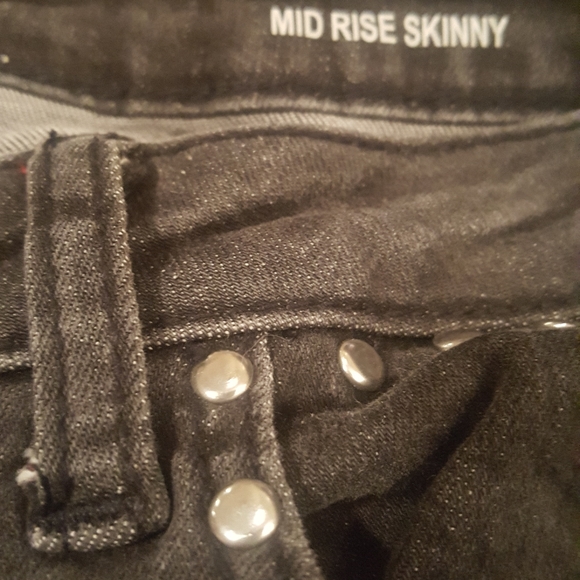 Velvet Heart Jeans - Picture 2 of 5